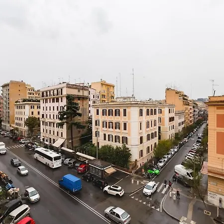 Vatican Brothers Apartment *
